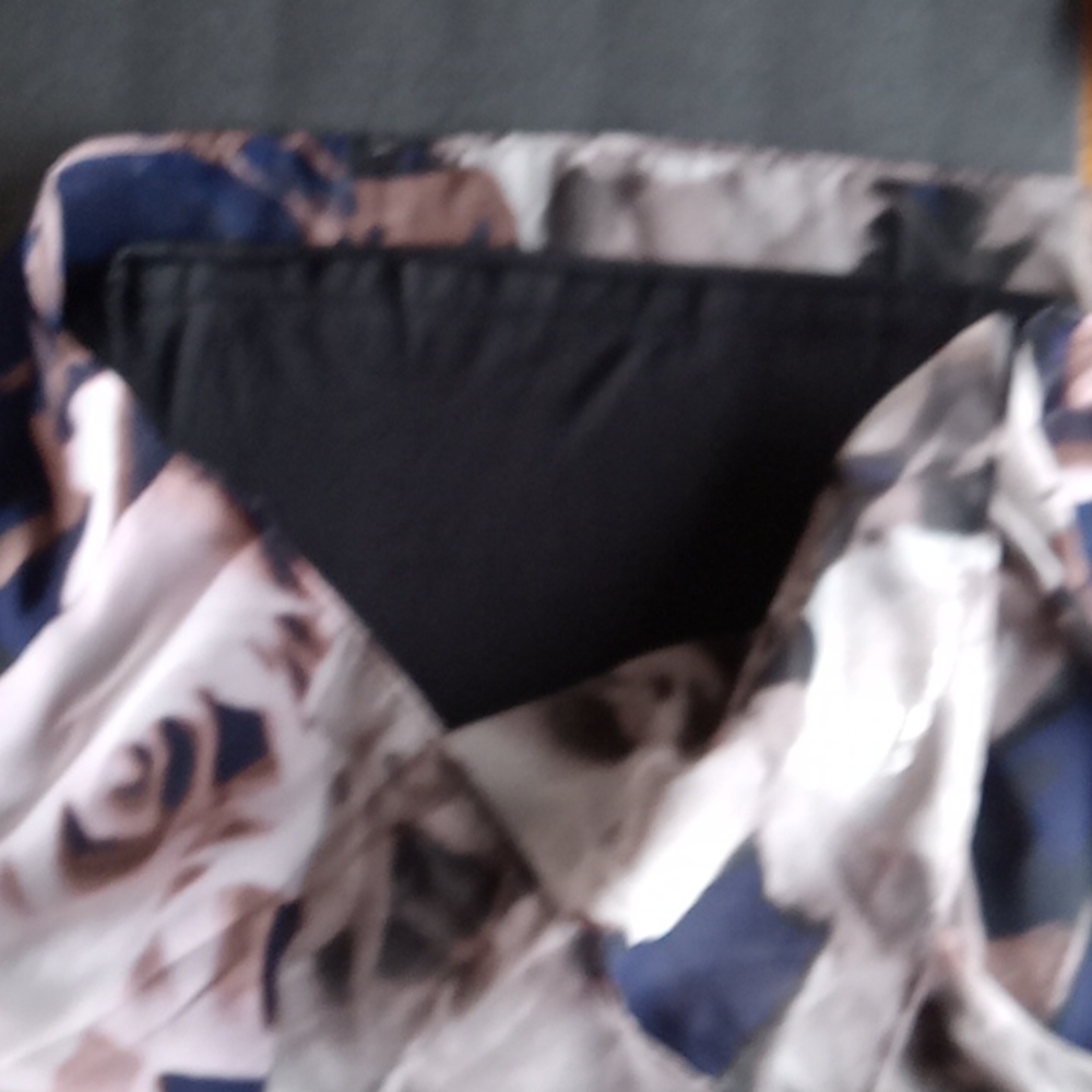 Dress - Picture 7 of 7
